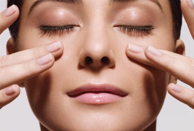 Massage mắt giúp mắt khoẻ và hỗ trợ điều trị loạn thị