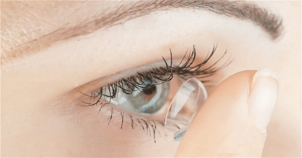 Kính áp tròng cho mắt cận thị