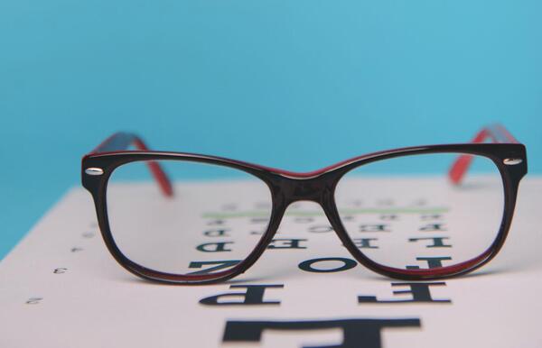 Cách đọc kết quả đo khúc xạ mắt như thế nào?