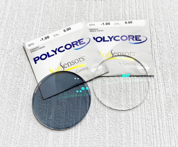 Tròng kính đổi màu Polycore