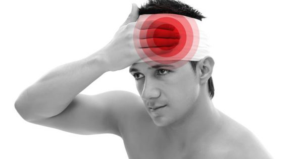 Những chấn thương vùng đầu, mắt có thể là nguyên nhân gây lác mắt