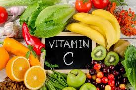 Vitamin C là một dạng vitamin tan trong nước và cần thiết cho cơ thể.